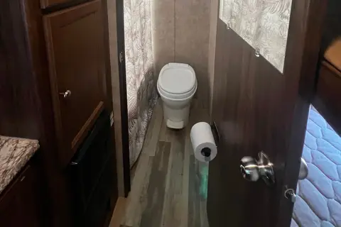 The Family Camper (Free Napa or Sonoma Pick up)