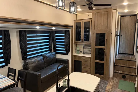 Inn at the Woods: Forest River Sabre 38 DBQ Fifth Wheel