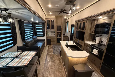 Inn at the Woods: Forest River Sabre 38 DBQ Fifth Wheel