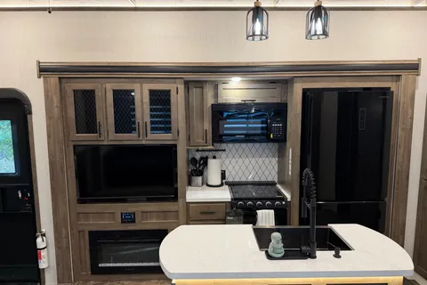 Inn at the Woods: Forest River Sabre 38 DBQ Fifth Wheel