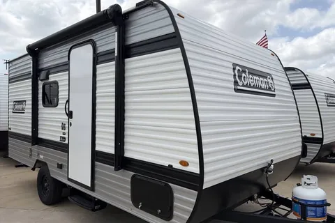 TKG Coleman 17-B CW Travel Trailer