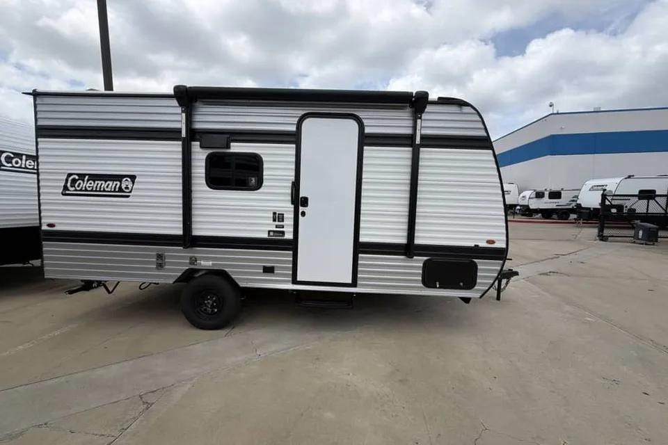 TKG Coleman 17-B CW Travel Trailer