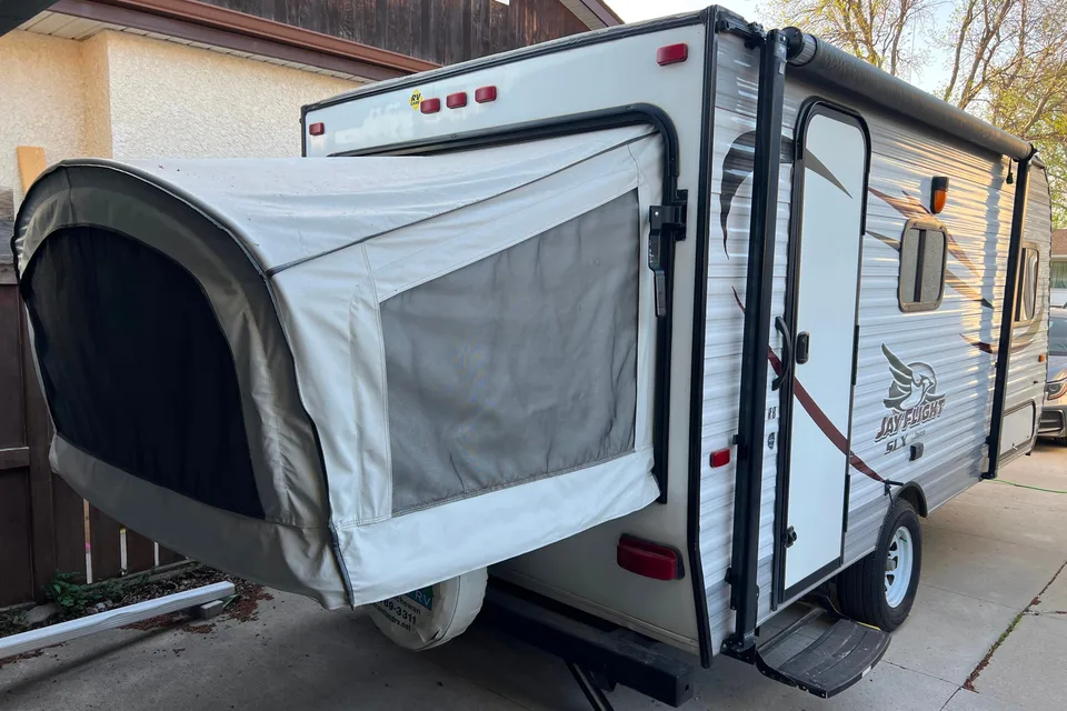 Jayco Jay Flight – Sleeps 4, SUV Towable!