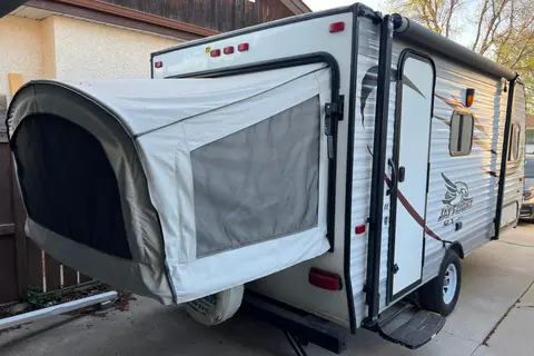 Jayco Jay Flight – Sleeps 4, SUV Towable!