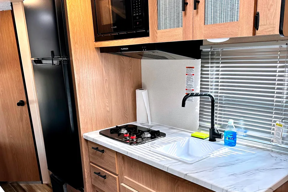 2022 Prime Time Avenger-Bunks-Family Friendly-fully equipped