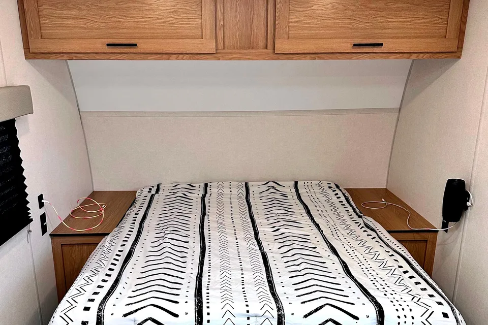 2022 Prime Time Avenger-Bunks-Family Friendly-fully equipped