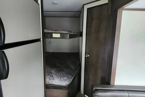 Dutchmen Coleman light 1905bh Travel Trailer