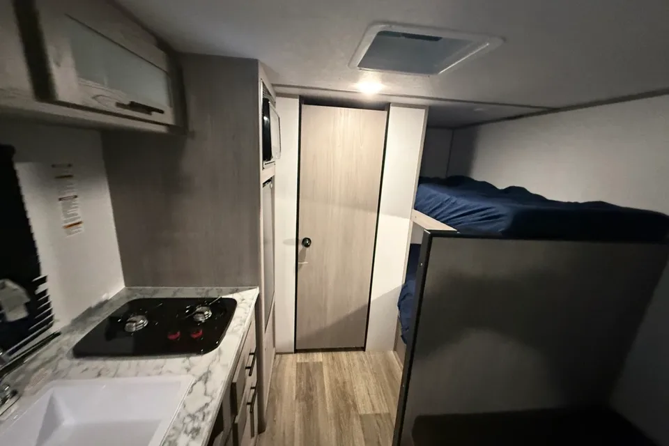 Cozy Lightweight adventure ready Coleman 21ft Camper