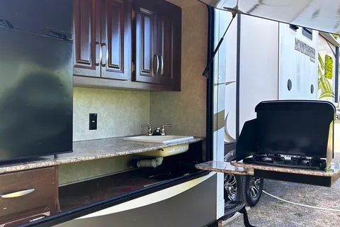 Keystone Mountaineer Fifth Wheel