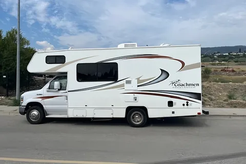Raymond's Coachmen Freelander Class C
