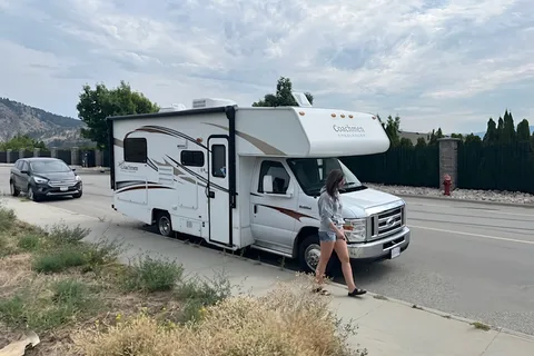 Raymond's Coachmen Freelander Class C