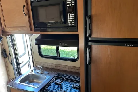 Raymond's Coachmen Freelander Class C