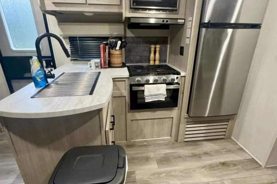 Coachmen 343BHTS Travel Trailer