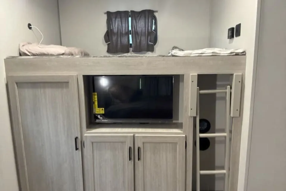 Coachmen 343BHTS Travel Trailer