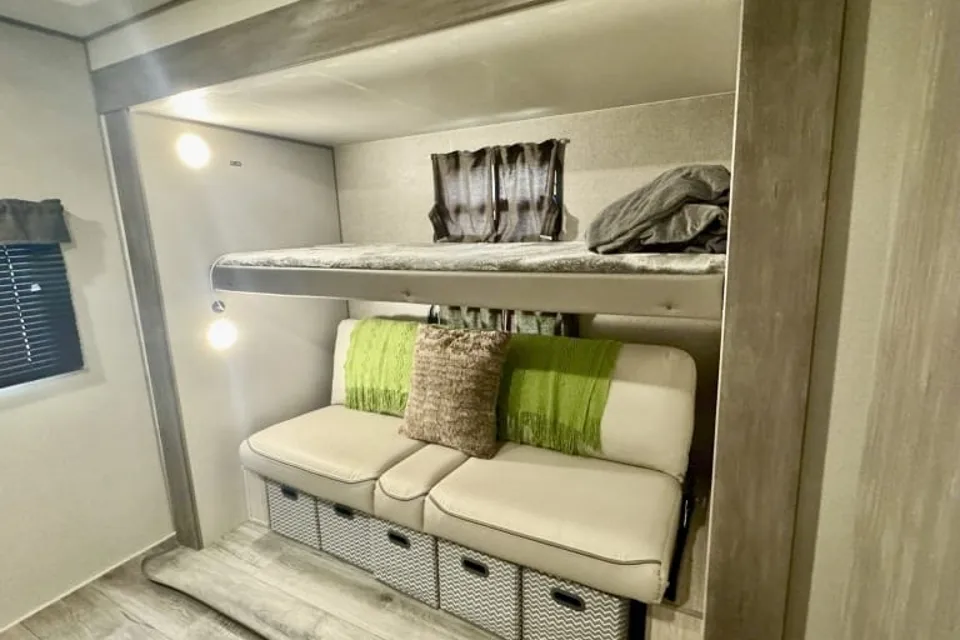 Coachmen 343BHTS Travel Trailer