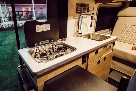 Winnebago Solis 59p - Class B