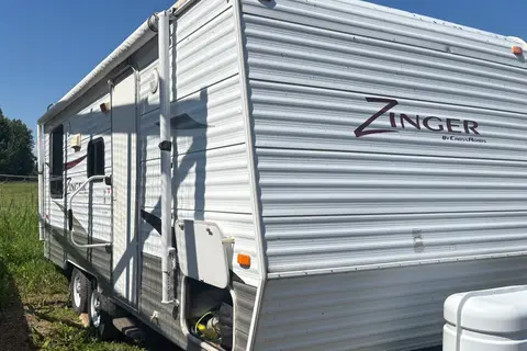 Gerard's Crossroads Zinger 19 Travel Trailer