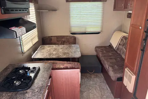 Gerard's Crossroads Zinger 19 Travel Trailer