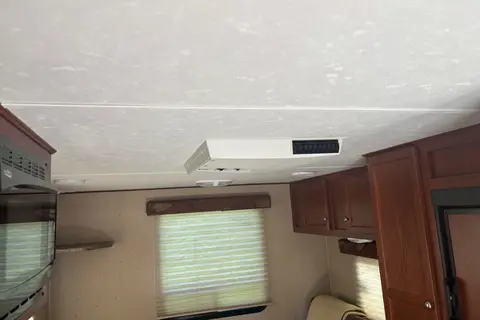 Gerard's Crossroads Zinger 19 Travel Trailer