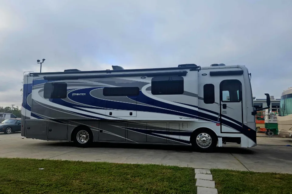 2022 Fleetwood Frontier Class A