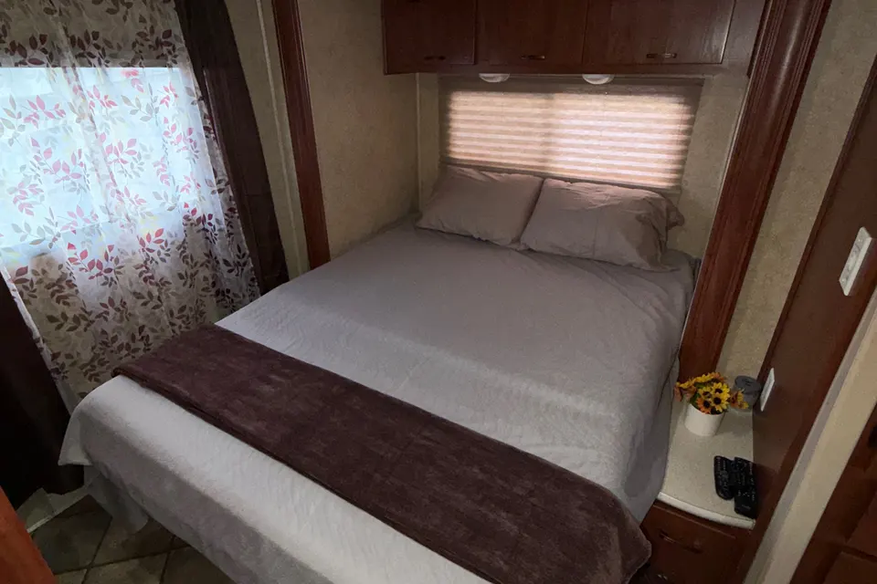 2012 Forest River Forester | Fully Equipped Family RV | Reno