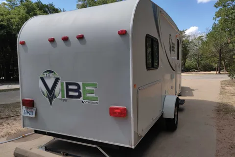 Catch the Vibe! Cozy Comfort, fully Equiped for Cooking, for 4-5 + your dogs!