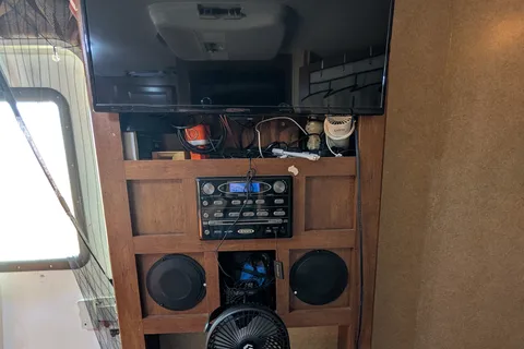 Catch the Vibe! Cozy Comfort, fully Equiped for Cooking, for 4-5 + your dogs!