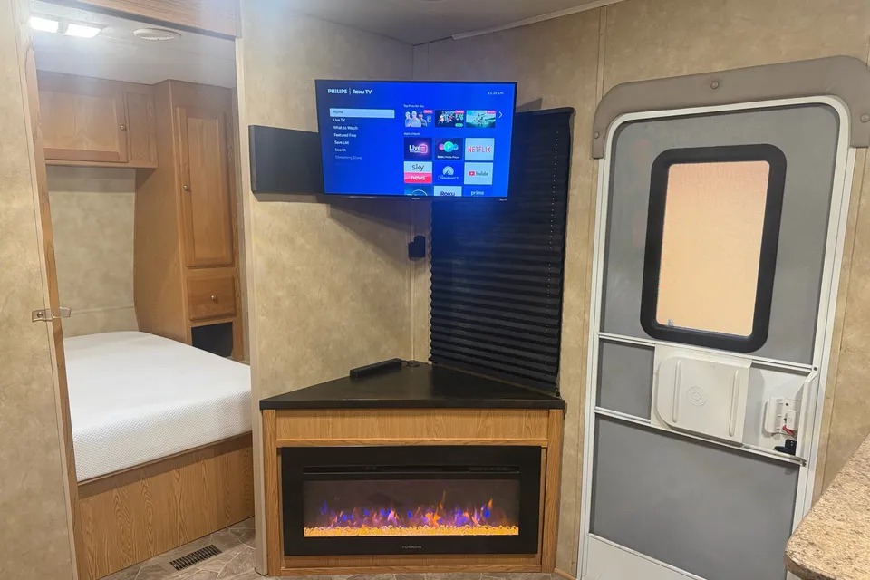 The Trailer Guy Nomad Skyline