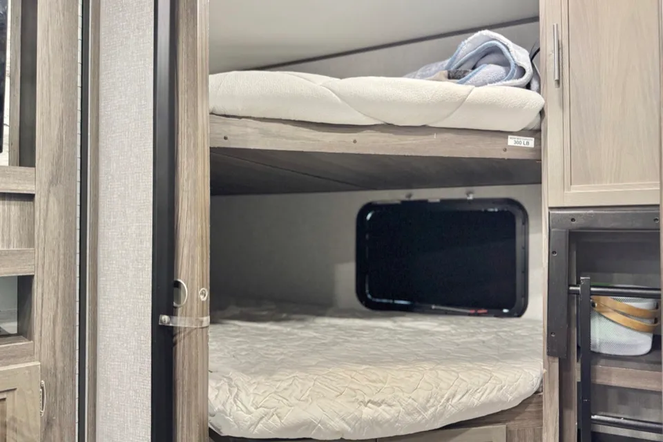 Coys Dutchmen Kodiak Ultra Light Travel Trailer