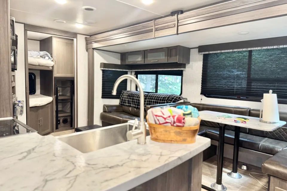 Coys Dutchmen Kodiak Ultra Light Travel Trailer