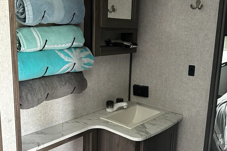 Coys Dutchmen Kodiak Ultra Light Travel Trailer