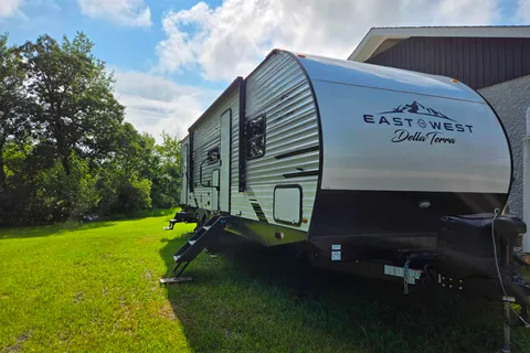 Luiz  Roberto's Forest River Della Terra 271BH Travel Trailer