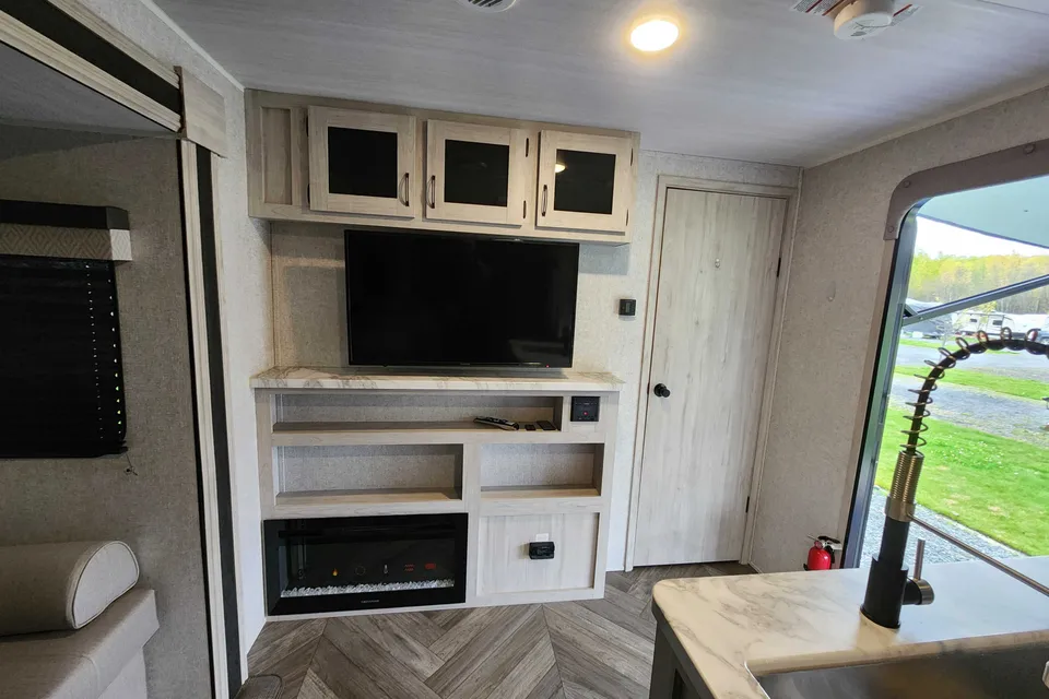 Luiz  Roberto's Forest River Della Terra 271BH Travel Trailer