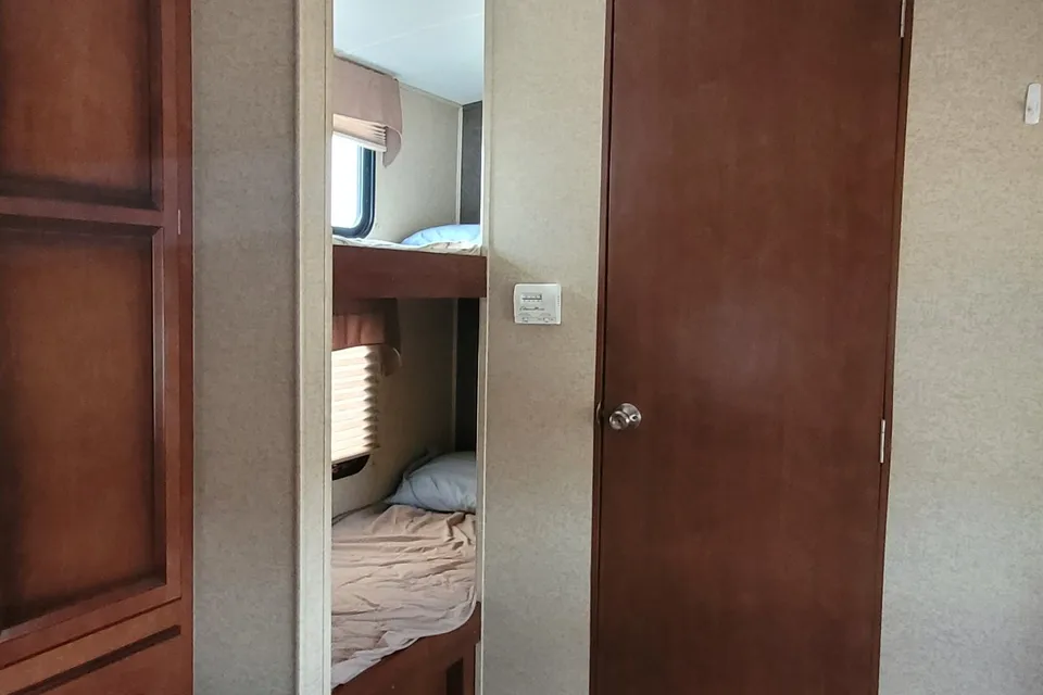 Family-Friendly 30ft spacious trailer