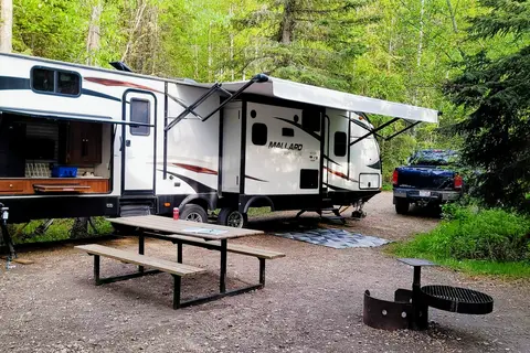 The Rest Nest - Mallard M33 Travel Trailer