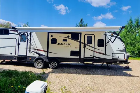The Rest Nest - Mallard M33 Travel Trailer