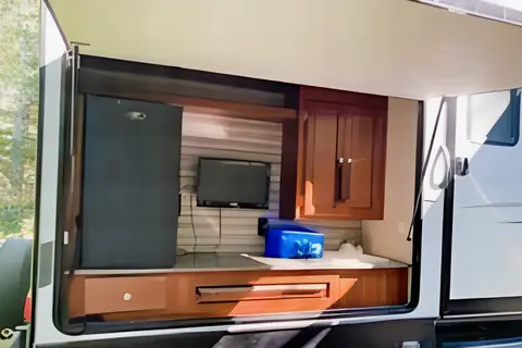 The Rest Nest - Mallard M33 Travel Trailer