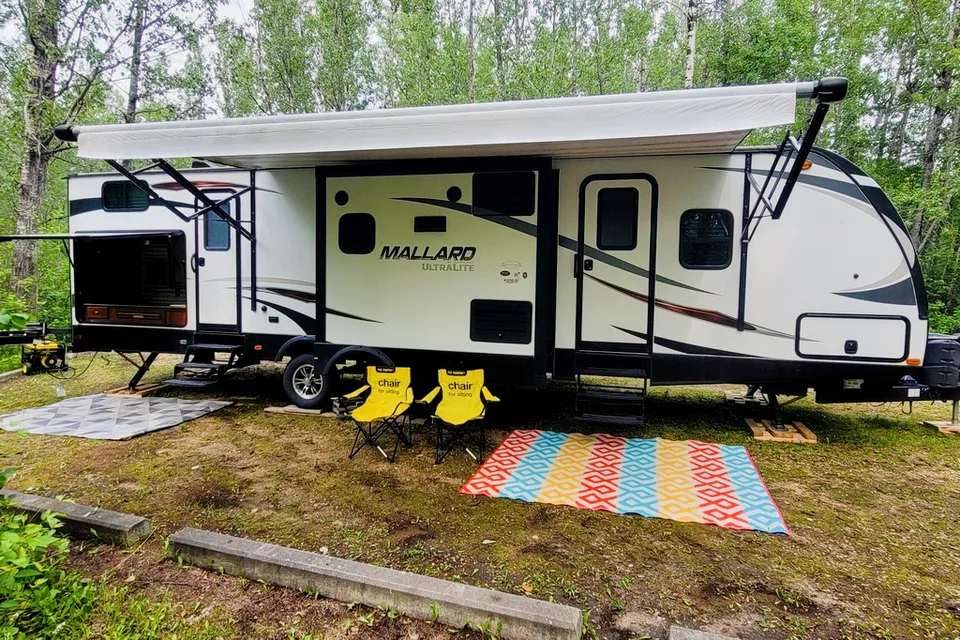 The Rest Nest - Mallard M33 Travel Trailer
