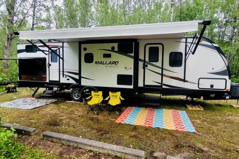 The Rest Nest - Mallard M33 Travel Trailer