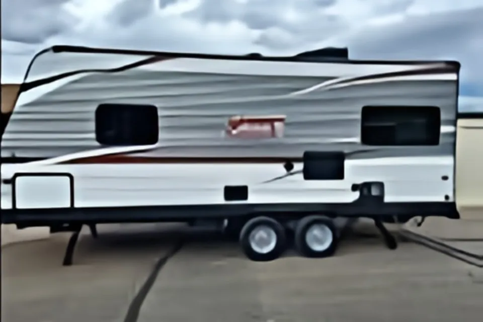 "Chill'n 2"Dutchmen Coleman Lantern LT Travel Trailer