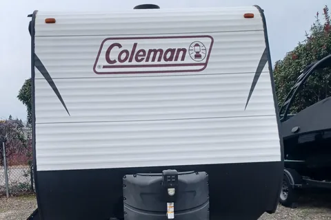 "Chill'n 2"Dutchmen Coleman Lantern LT Travel Trailer