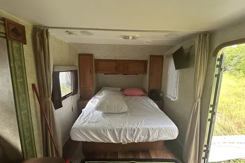 T's Gulf Stream Sportsman Travel Trailer