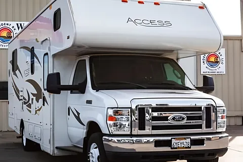 CHRIS's Winnebago ACCESS 26Q Class C