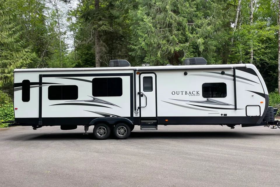 "Ollie the Outback" | 2018 Keystone Outback Super-Lite