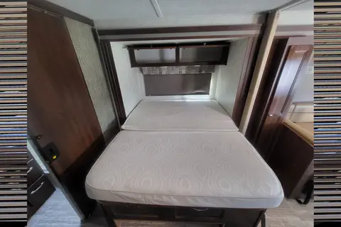 Rv Rentals Way of Life's Forester 2421MS CMF1