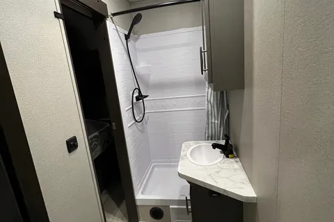 greg's Grand Design 31g Toy Hauler