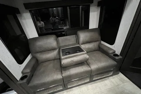 greg's Grand Design 31g Toy Hauler