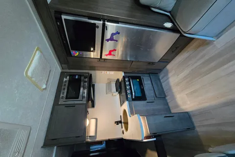 Jason 's Coachmen 2022 Coachmen Leprechaun Premier – Luxury Class C RV Class C