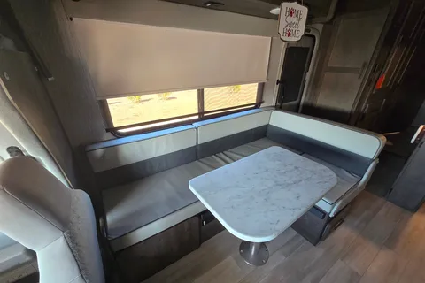 Jason 's Coachmen 2022 Coachmen Leprechaun Premier – Luxury Class C RV Class C