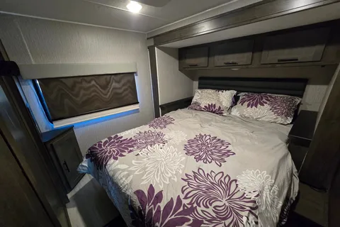 Jason 's Coachmen 2022 Coachmen Leprechaun Premier – Luxury Class C RV Class C